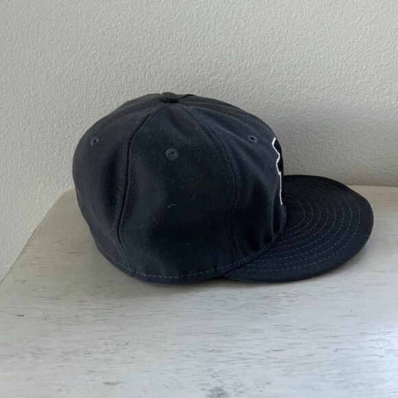 Notre Dame Fighting Irish New Era 9Forty Embroidered Adjustable Baseball Hat Cap - Picture 12 of 13